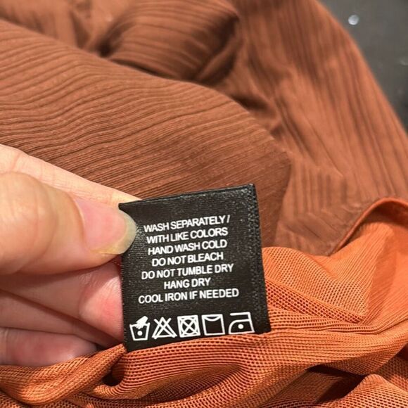 NWT NBD Revolve Halter Neck Peek a Boo Brown Ribbed Long Sleeve Bodysuit Size L - Picture 9 of 9